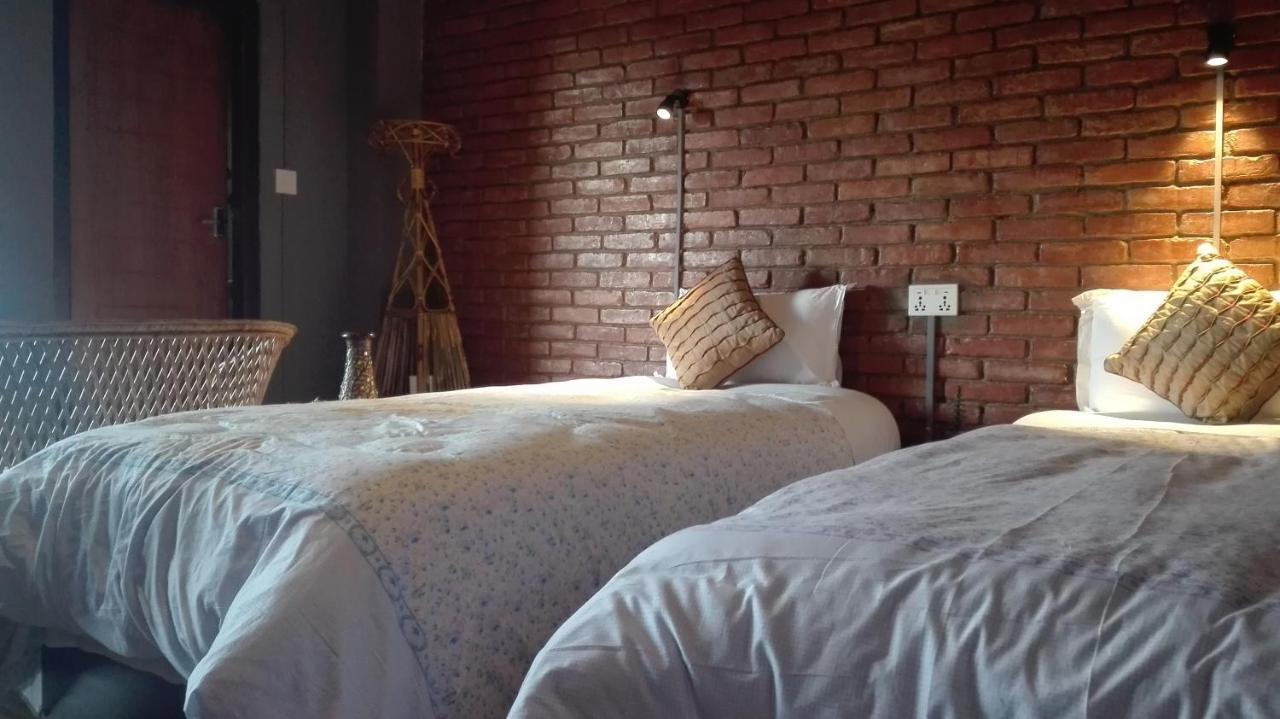 Cafe Beyond And Guest House Bhaktapur Exterior photo